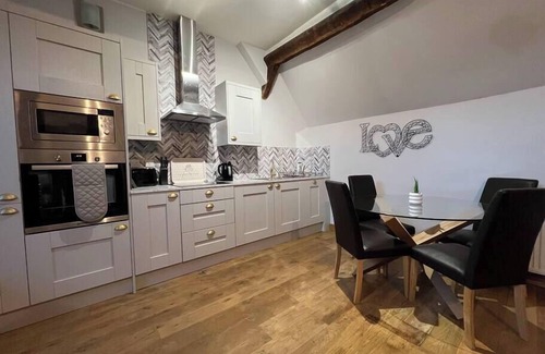 Madeley Casa | Blists Hill cottage