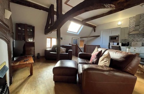 Madeley Casa | Blists Hill cottage