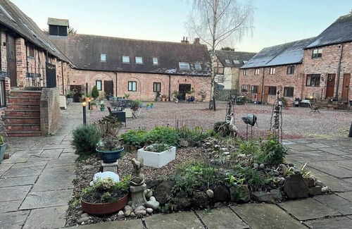 Madeley Casa | Blists Hill cottage