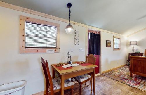 Ledbetter Casa | Blitzen - Reindeer Ranch at Round Top