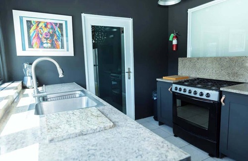 Cerro Gordo Apartamento | Blk Lion · Blk Lion | Cozy Modern | Hot Tub | Generator