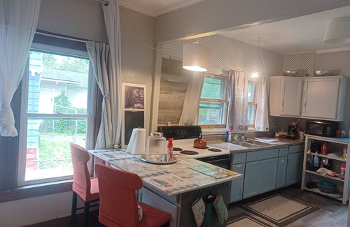 Rochester Casa | Block from Airport, walk to U of R/Strong Hospital, Genesee Valley Park.