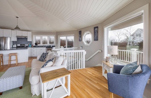 New Shoreham Casa | Block Island Home - 4 Bedroom home on West Beach Road w/ Panoramic Ocean Views
