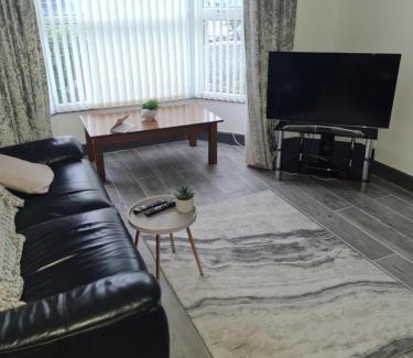 Holyhead Casa | Blodfa