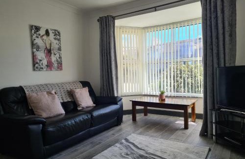 Holyhead Casa | Blodfa