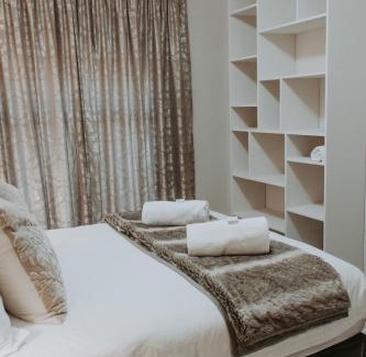 Eikenbosch Casa | Bloemendal Wine Estate Accommodation