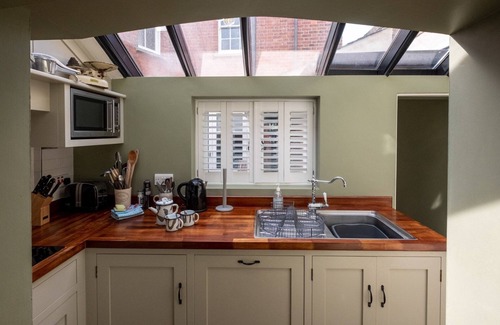 Aldeburgh Apartamento | Bloom Cottage - Idealmente ubicado a solo unos pasos de la playa de Aldeburgh