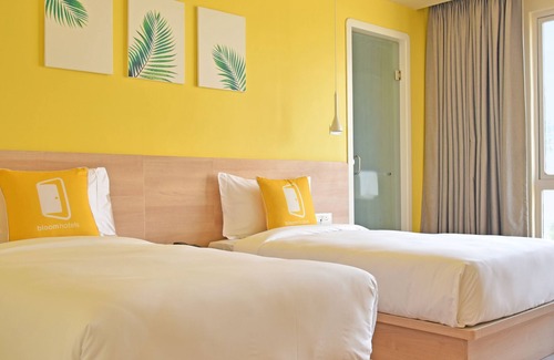 Gurugram Hotel | Bloom Golf Course Road
