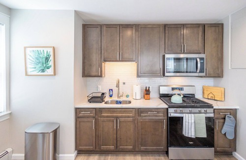 Ampere Apartamento | Bloomfield 2BR, Pets OK, Park2Cars, Laundry, Fios, Safe, Quiet, Convenient