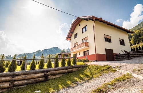 Vidrga Casa | Bloomfield Retreat Country House with Sauna - Three Bedroom Country House