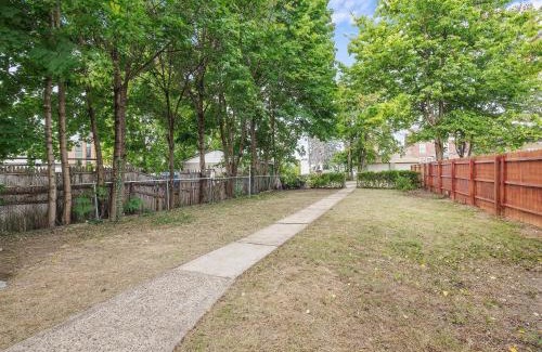 Bloomfield Apartamento | Bloomfield, Shadyside !2 Modern and Spacious Two Bedroom Apt with Free Parking