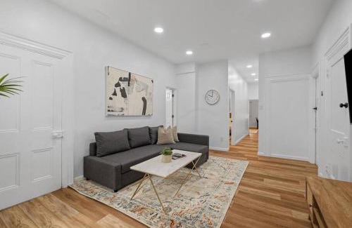 Bloomfield Apartamento | Bloomfield, Shadyside !2 Modern and Spacious Two Bedroom Apt with Free Parking