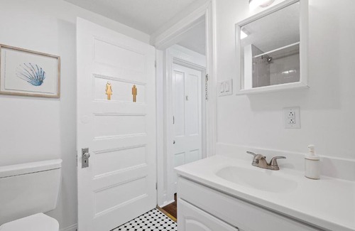 Bloomfield Casa | Bloomfield/Shadyside @K Spacious & Unique Private Bedroom with Shared Bathroom
