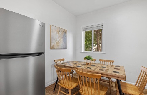 Bloomfield Apartamento | Bloomfield, Shadyside 2 Modern and Spacious Two Bedroom with Free Parking