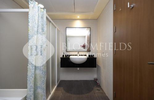 Al-Fujairah Apartamento | Bloomfields Luxurious 2BR Maid Room