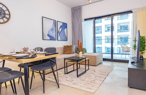 Jadaf Apartamento | Bloomfields Stylish 1Br Binghatti Creek