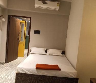 Sualkuchi Casa | Blooming Rooms