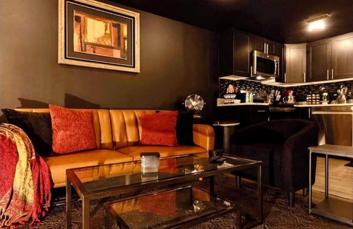 Bloomingdale Apartamento | Bloomingdale Blues Speakeasy w Free Parking! in Northwest DC