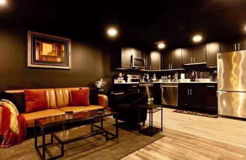 Bloomingdale Apartamento | Bloomingdale Blues Speakeasy w Free Parking! in Northwest DC