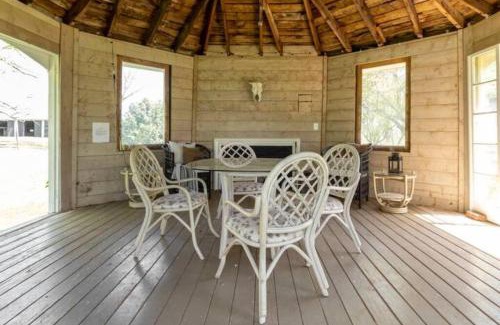 Oakpark Casa | Bloomingdale Honeymoon Cabin w/Mountain/Barn Views