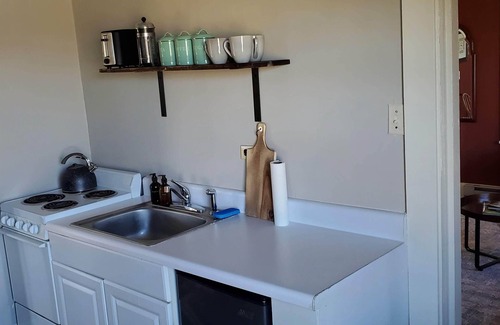 Oakpark Cabina | Bloomingdale Honeymoon Cabin Vintage Retreat with Mountain Views