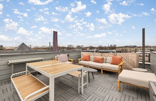 Bloomingdale Casa | Bloomingdale Townhouse | Rooftop and EV Parking