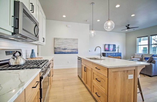 Bloomington Casa | Bloomington Club - Pool - Hot Tub - Golf - EV Charger