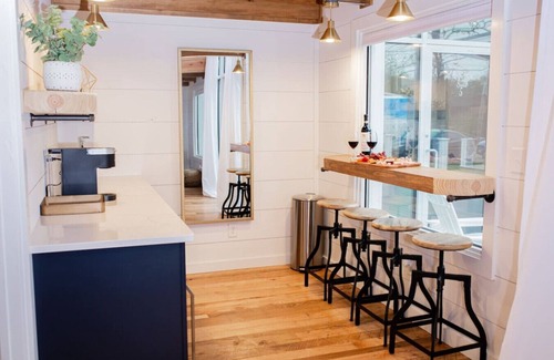 Lake Forest Estates Casa | Bloomsdale Suite at Baetje Farms