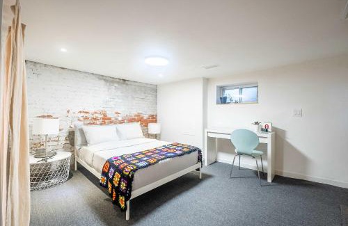 Christie Pits Hotel | Bloor Hotel - Multi-level 3BR Suite
