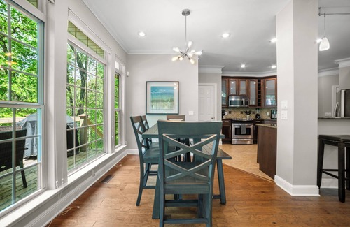 Bella Vista Casa | Blowing Springs Getaway /Private Trailhead