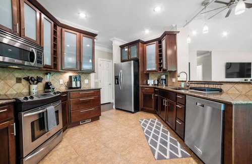Bella Vista Casa | Blowing Springs Getaway /Private Trailhead