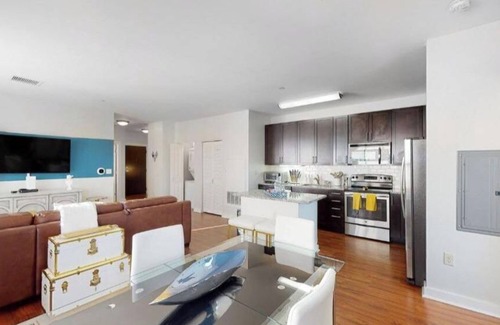 Malden Apartamento | Blue 2 Bed 2 Bath Executive Suite Near Train # 305