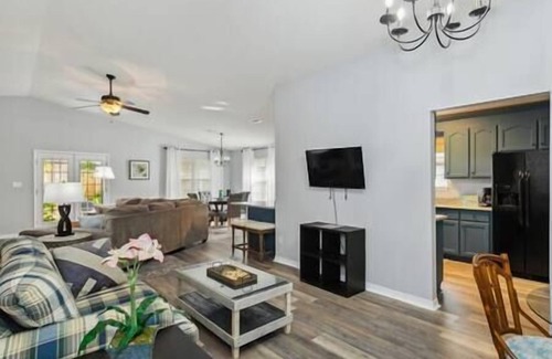West Pensacola Casa | Blue Angel Bungalow II