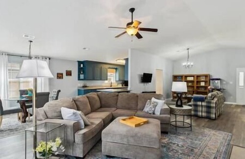 West Pensacola Casa | Blue Angel Bungalow II