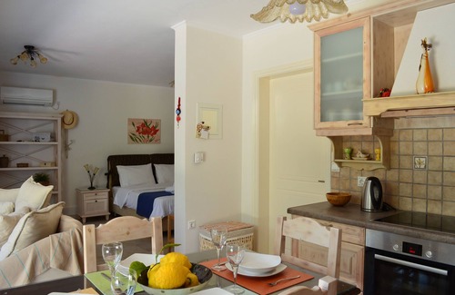 Egira Apartamento | Blue Ark Aigeira Flat & Studio