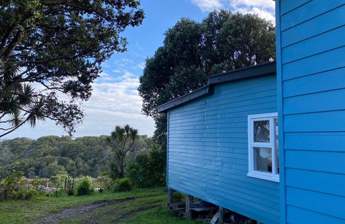 Barrytown Casa | Blue Bach Motukiekie