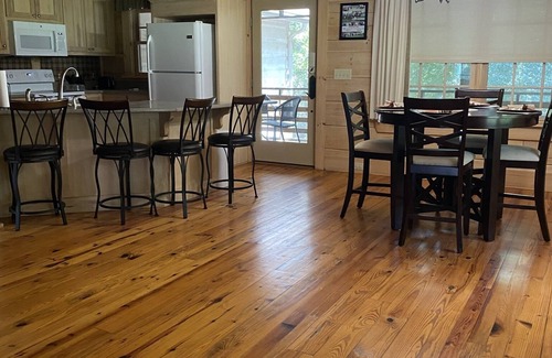 Camden Cabina | Blue Barn Lodge Unit 3: Horse Viewing Lodge