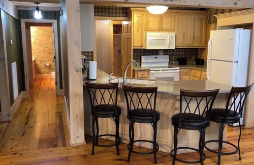 Camden Casa | Blue Barn Lodge Unit 4: Horse Trail Retreat