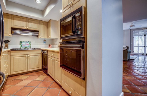 Truman Annex Condominio | Blue Bayou: Ideal Key West Location W/ Shared Pool, Steps from Beach, Duval Street & Mallory Square!