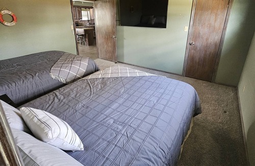 Longtown Cabina | Blue Beach House Retreat -WATERFRONT PROPERTY