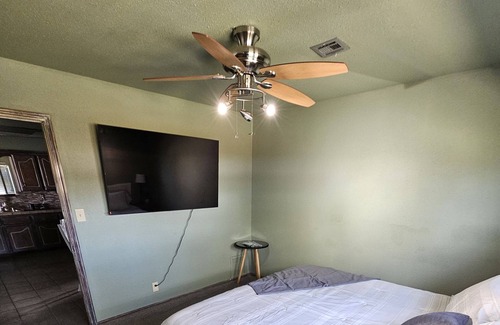 Longtown Cabina | Blue Beach House Retreat -WATERFRONT PROPERTY