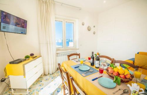 Termini Apartamento | Blue Bell Residence - Amazing Capri view