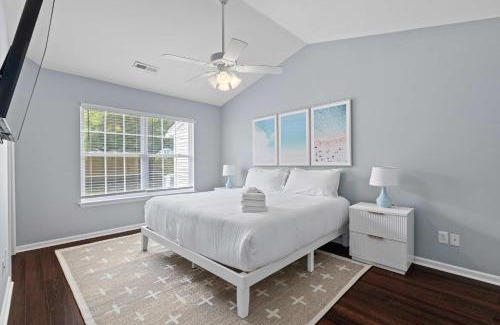 Charleston Casa | Blue Belle - Across from Pool near Credit One