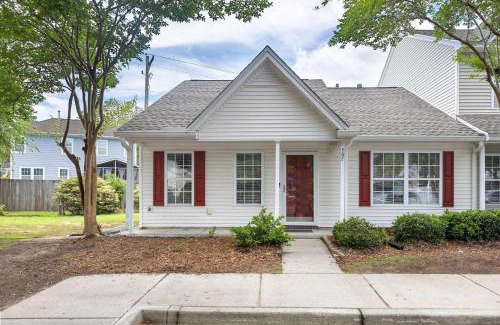 Charleston Casa | Blue Belle - Across from Pool near Credit One