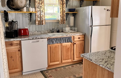 Bay View Cabaña | Blue Belle Cottage in Bay View