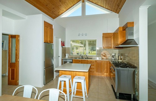 Mallacoota Casa | Blue Bird coastal retreat