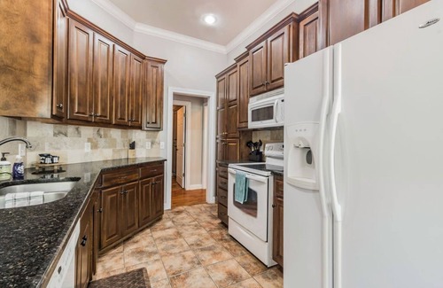 Bella Vista Casa | Blue Bird House - Private Access to Back 40 Trails