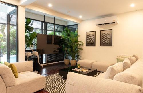 Chang Phueak Villa | Blue Bird Palace- Grand Pool Villa in Nimaan I Daily Housekeeping