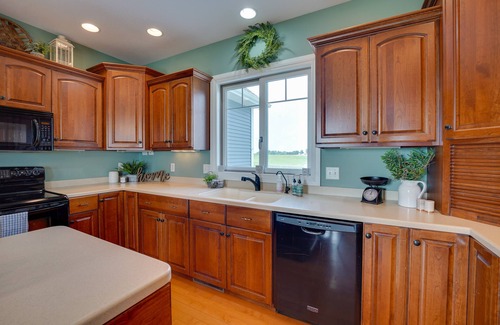 Shipshewana Casa | Blue Birds Perch: Stunning Home on Private Hilltop