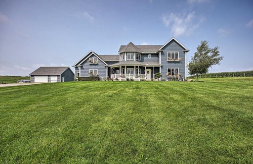 Shipshewana Casa | Blue Birds Perch Stunning Home on Private Hilltop